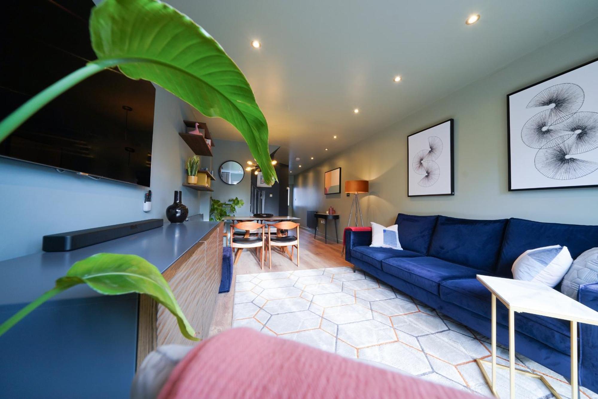 Castle Townhouse Kenilworth - Private Parking - 24 Hr Gym Access - Town Centre Apartment Phòng bức ảnh